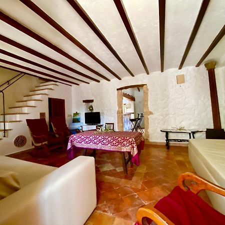 Puerto De Pollensa Villas And Apartments, With Private Mountain Ideal For Runners, Trailers,Near Puerto Pollensa Beach Approximately 5 Minutes Walking, Unique Experience In A Ullal Old Typical Mallorca House With Private Mountain And Near To The Beac Εξωτερικό φωτογραφία