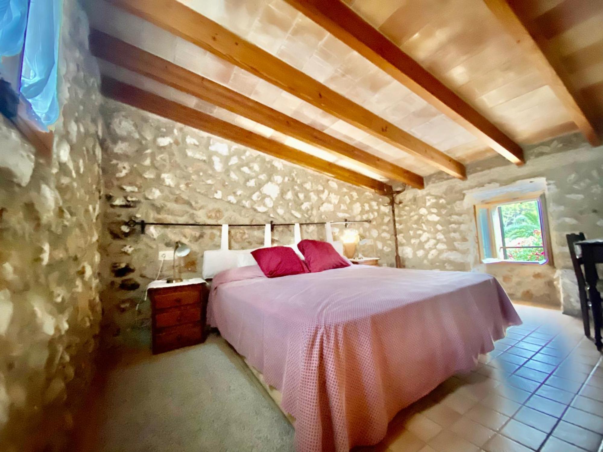 Puerto De Pollensa Villas And Apartments, With Private Mountain Ideal For Runners, Trailers,Near Puerto Pollensa Beach Approximately 5 Minutes Walking, Unique Experience In A Ullal Old Typical Mallorca House With Private Mountain And Near To The Beac Εξωτερικό φωτογραφία