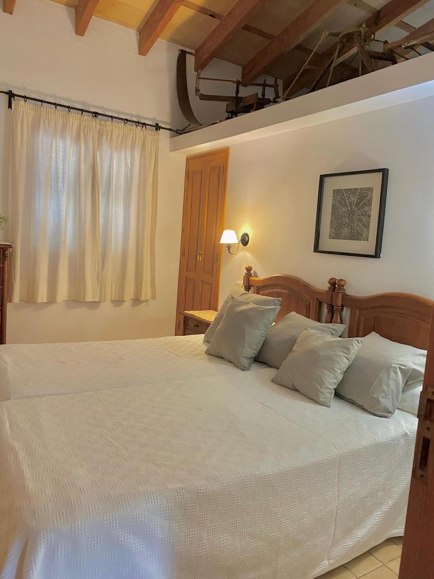 Puerto De Pollensa Villas And Apartments, With Private Mountain Ideal For Runners, Trailers,Near Puerto Pollensa Beach Approximately 5 Minutes Walking, Unique Experience In A Ullal Old Typical Mallorca House With Private Mountain And Near To The Beac Εξωτερικό φωτογραφία